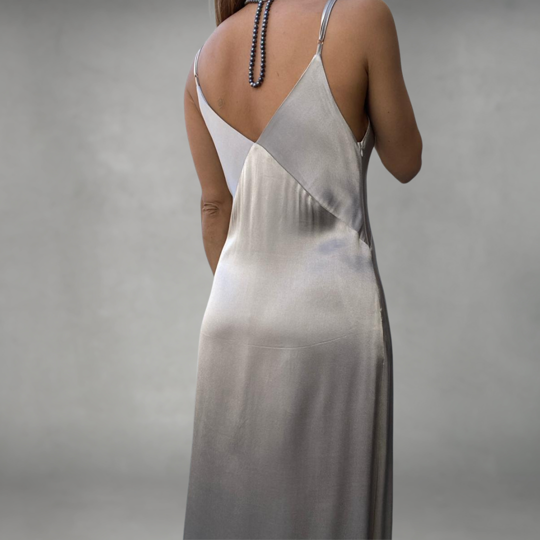 Vestido satinado gris